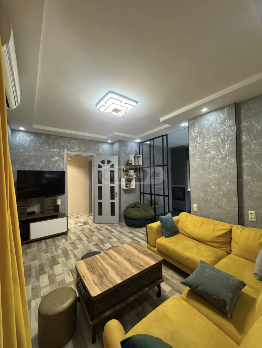 იყიდება 3 ოთახიანი ბინა ბათუმში